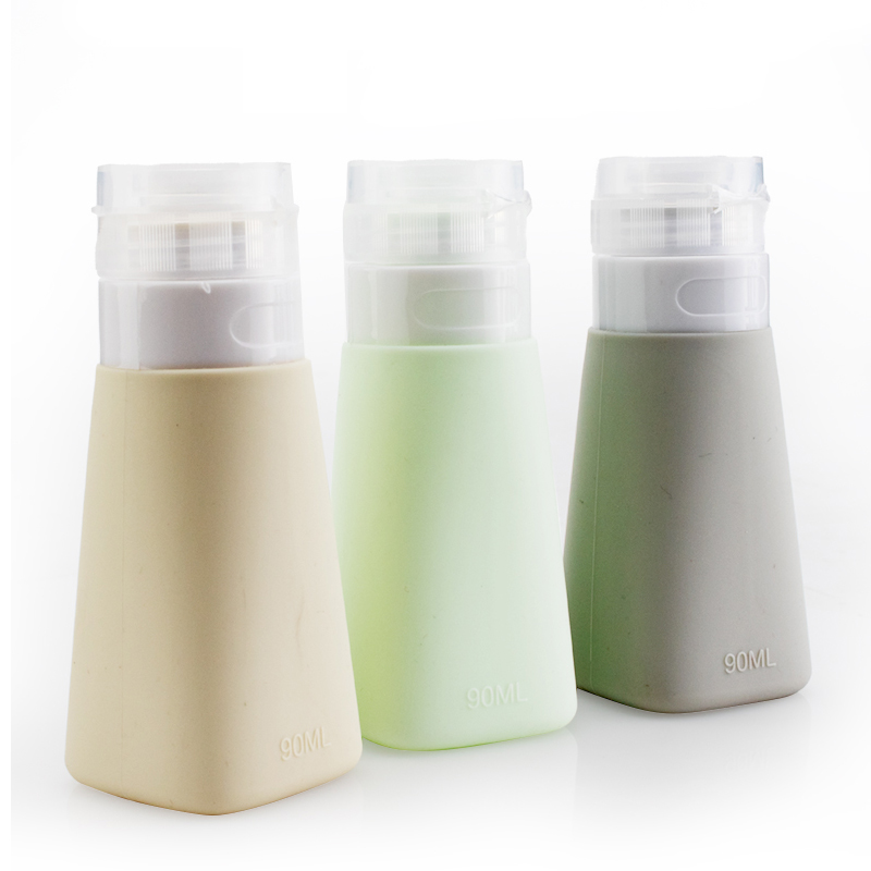 絞れるシリコンボトル