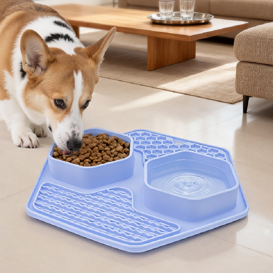 Tapete de silicone para alimentação de cães, que ajuda a diminuir a velocidade com que os cães comem.