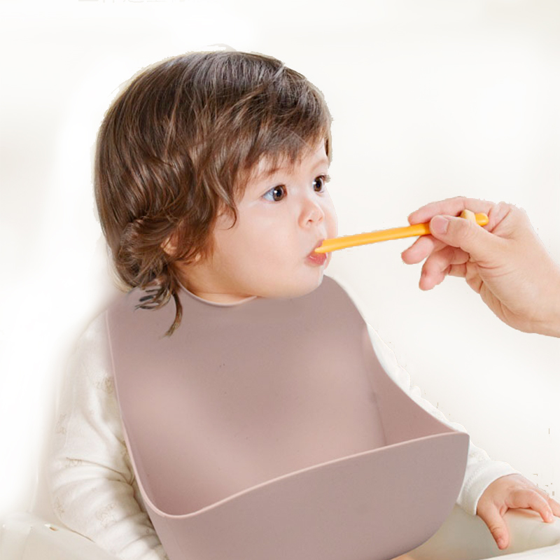 シリコンよだれかけ