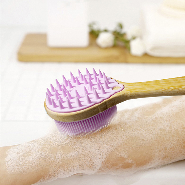 長い柄のバスブラシ